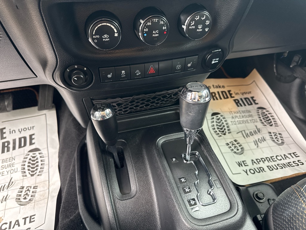 Photo 15 of this JEEP WRANGLER UNLIMI