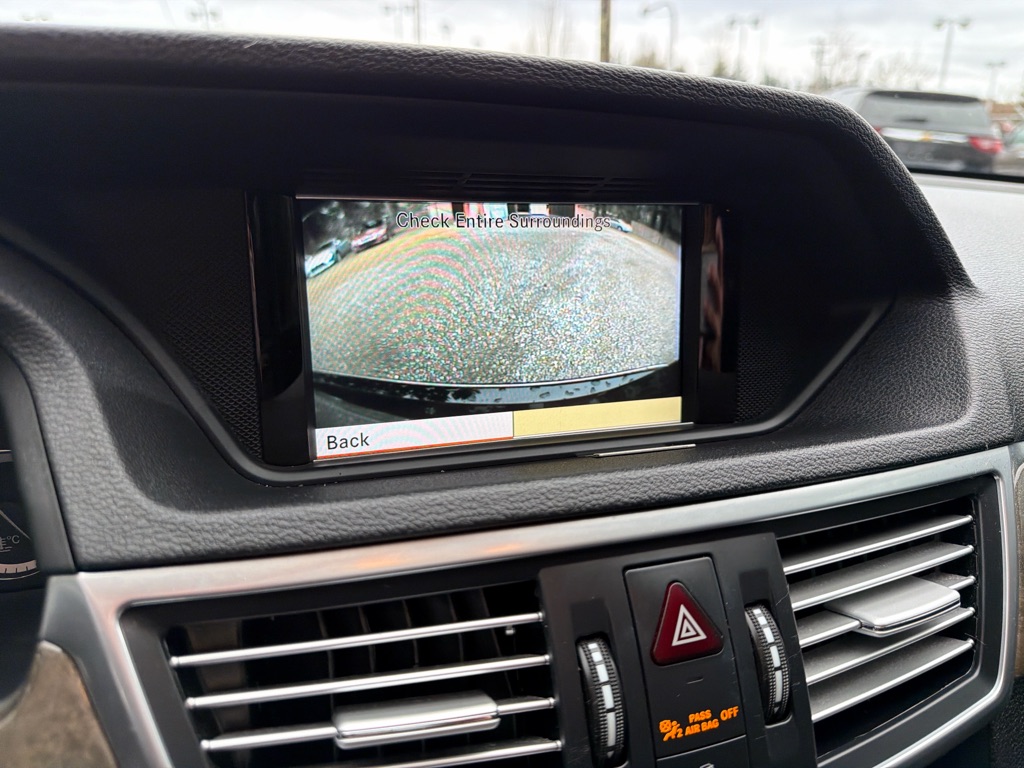 Photo 15 of this MERCEDES-BENZ E-CLASS