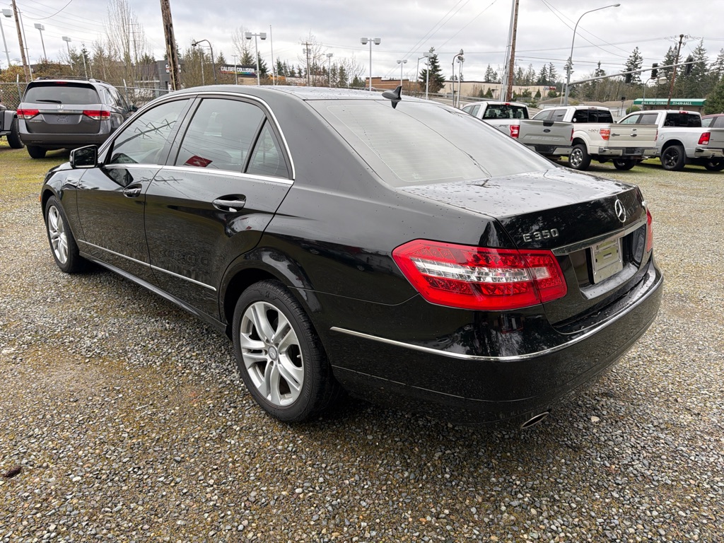 Photo 5 of this MERCEDES-BENZ E-CLASS