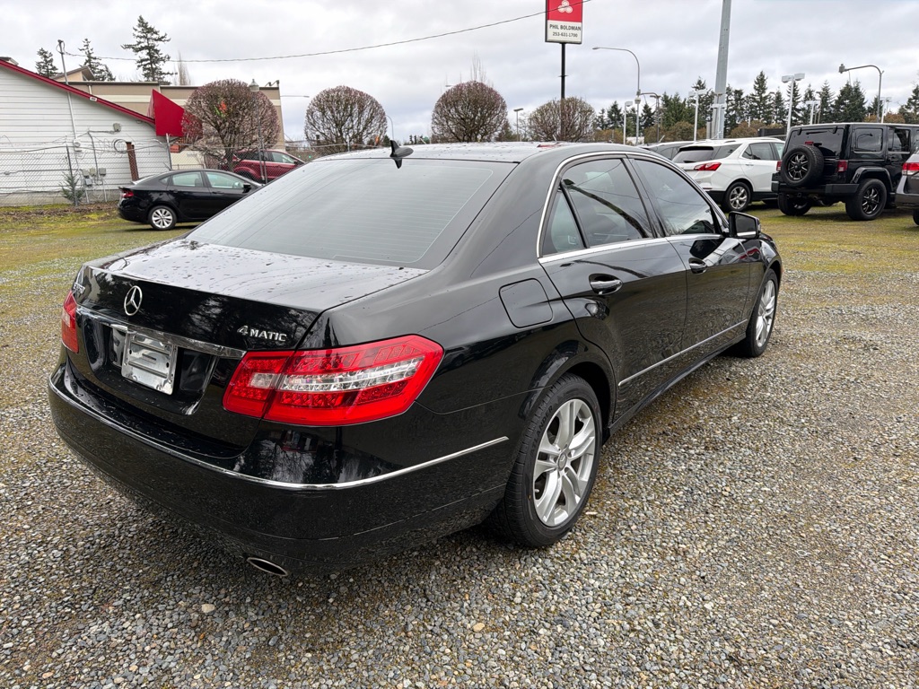 Photo 3 of this MERCEDES-BENZ E-CLASS