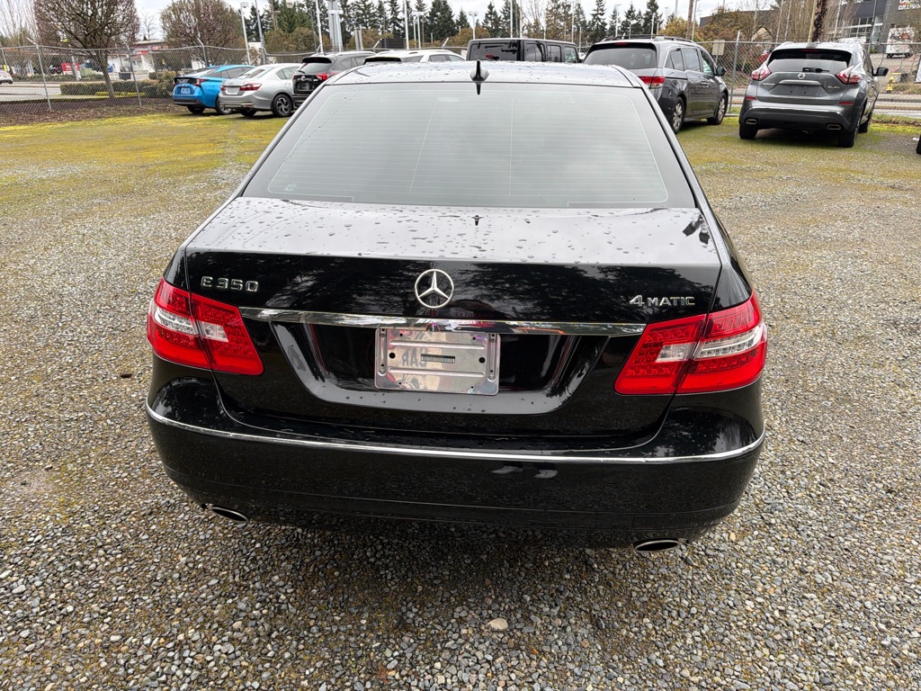 Photo 4 of this MERCEDES-BENZ E-CLASS
