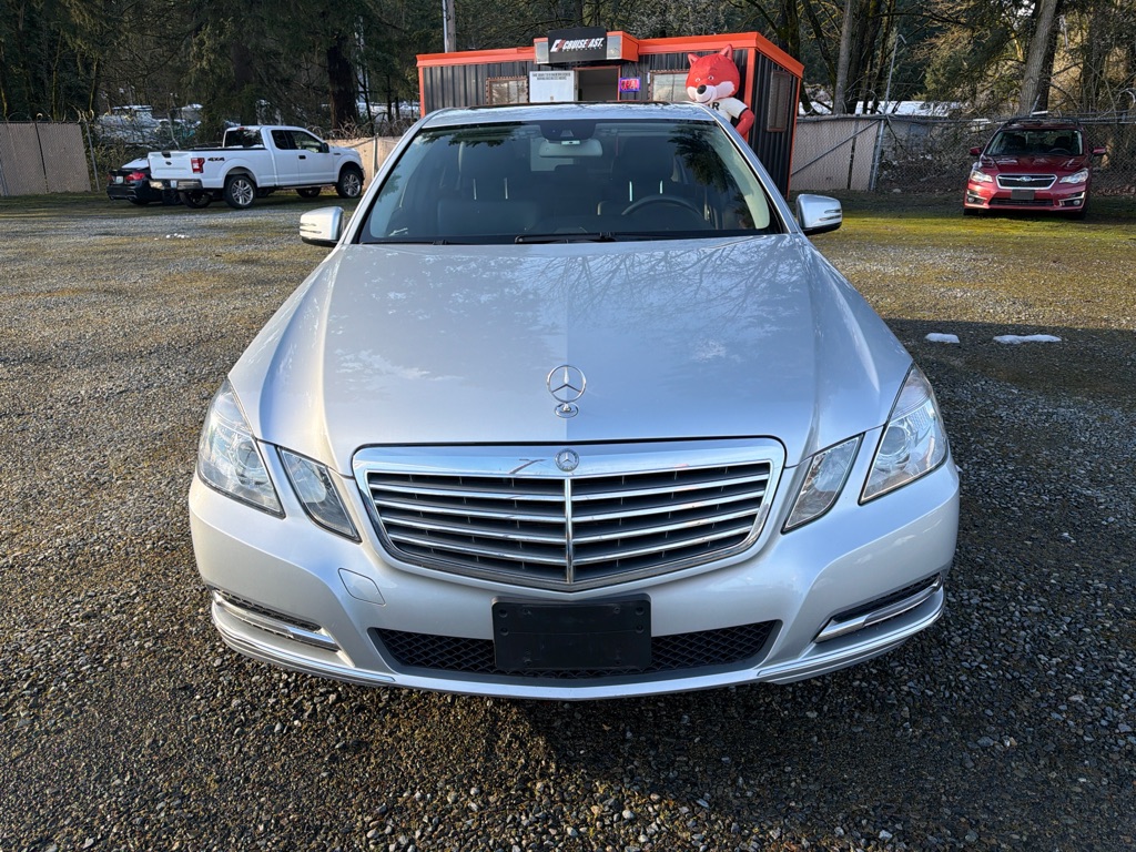 Photo 2 of this MERCEDES-BENZ E-CLASS