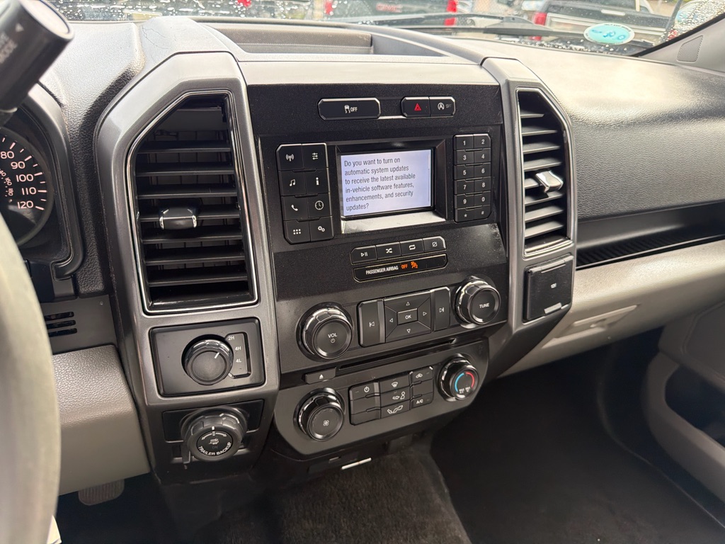 Photo 15 of this FORD F150