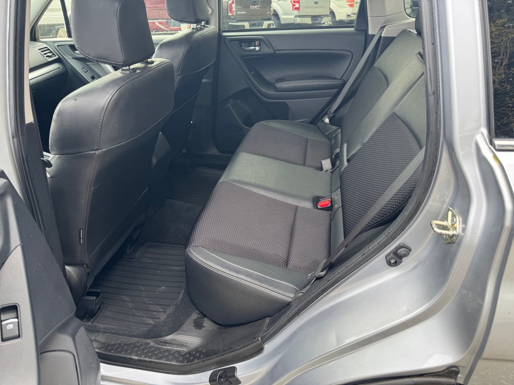 Photo 9 of this SUBARU FORESTER