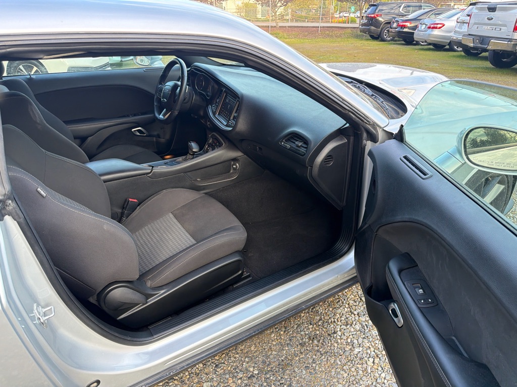 Photo 7 of this DODGE CHALLENGER