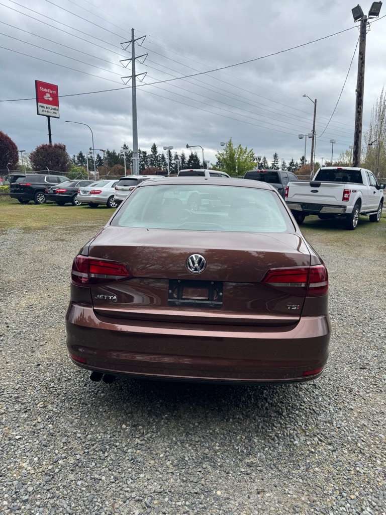 Photo 4 of this VOLKSWAGEN JETTA