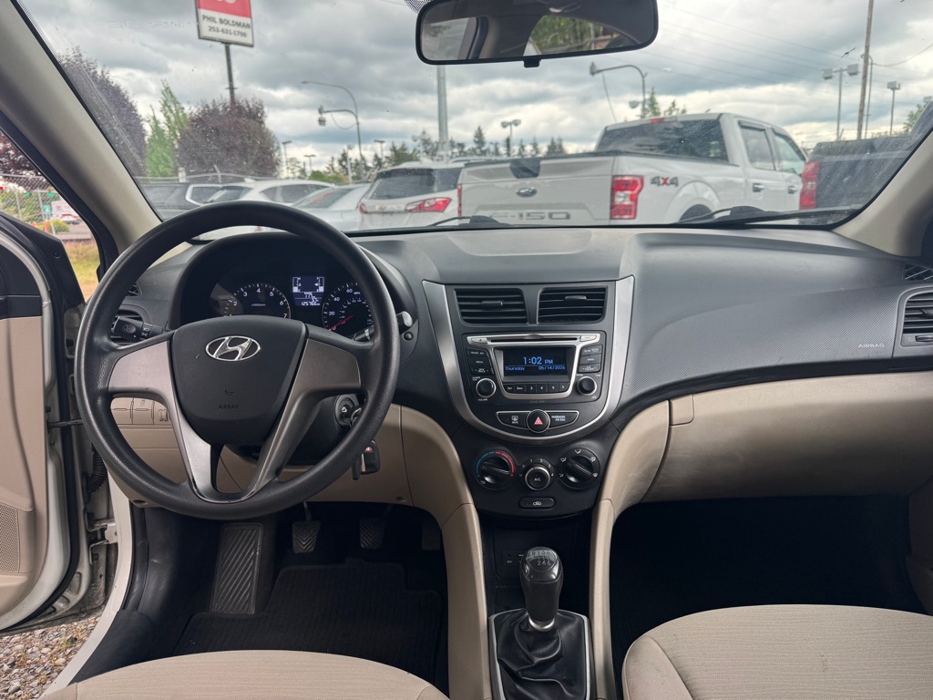 Photo 9 of this HYUNDAI ACCENT