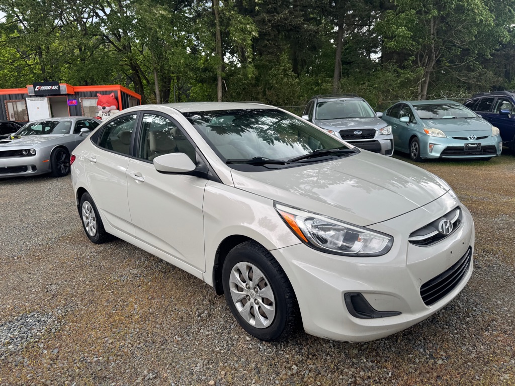 Photo 3 of this HYUNDAI ACCENT