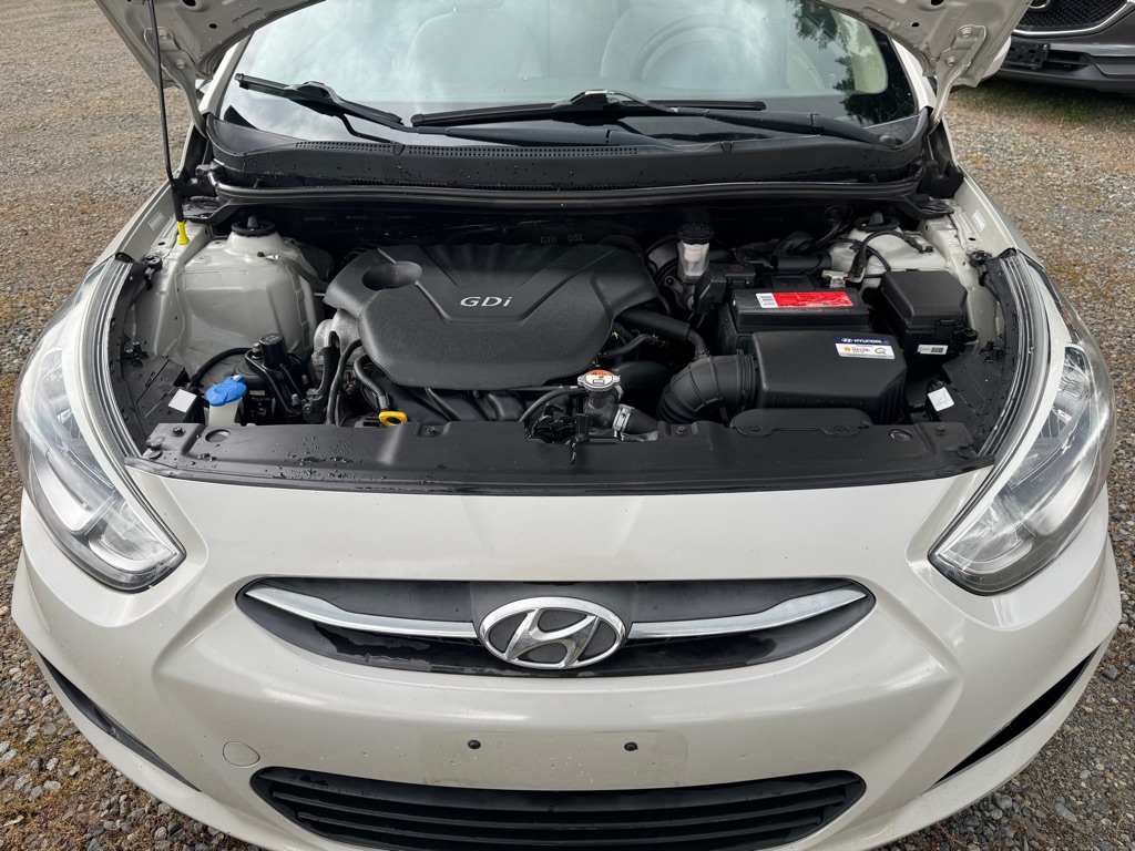 Photo 14 of this HYUNDAI ACCENT