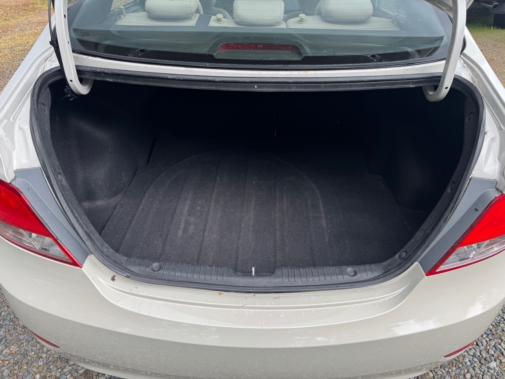 Photo 15 of this HYUNDAI ACCENT