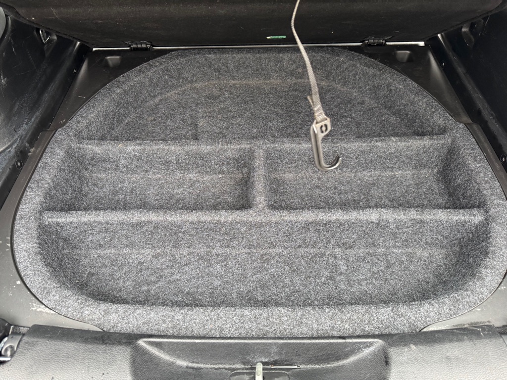 Photo 12 of this JEEP CHEROKEE