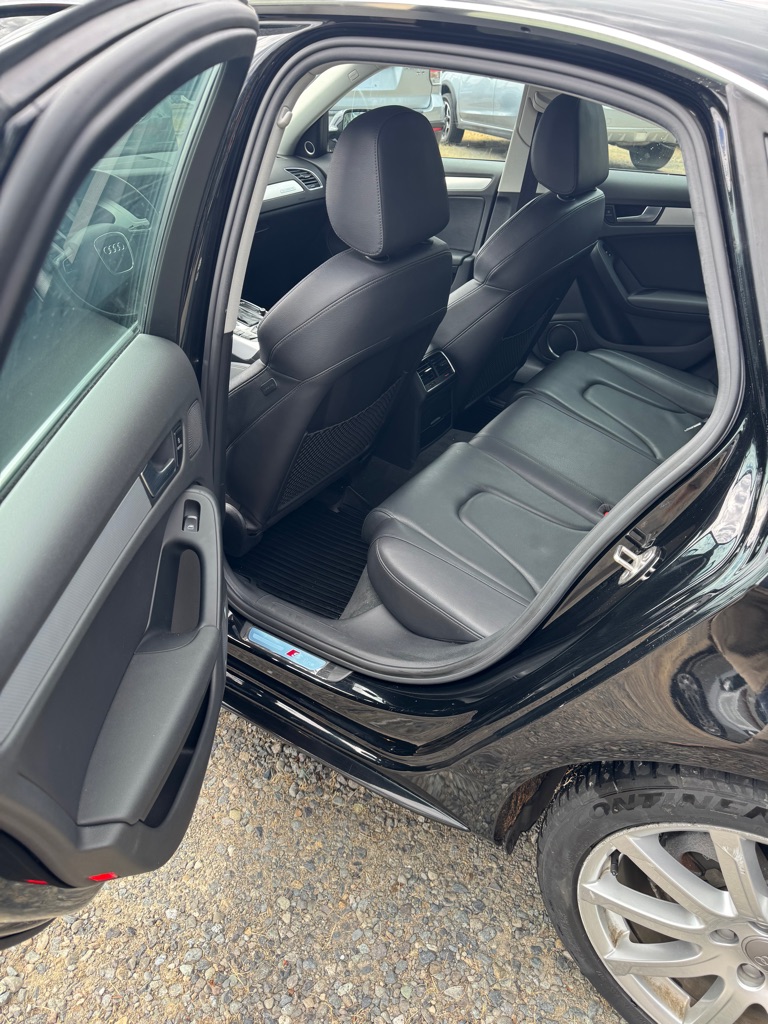Photo 8 of this AUDI A4