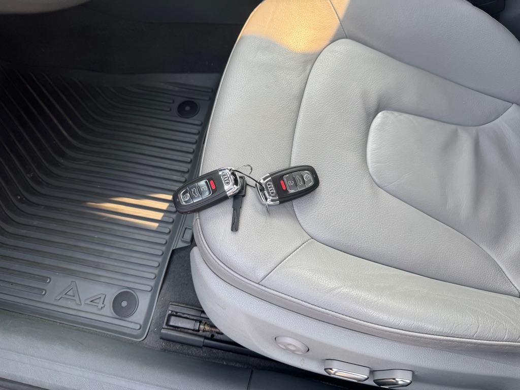 Photo 6 of this AUDI A4