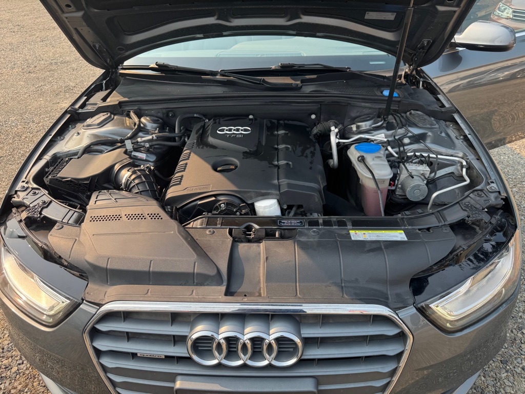 Photo 13 of this AUDI A4
