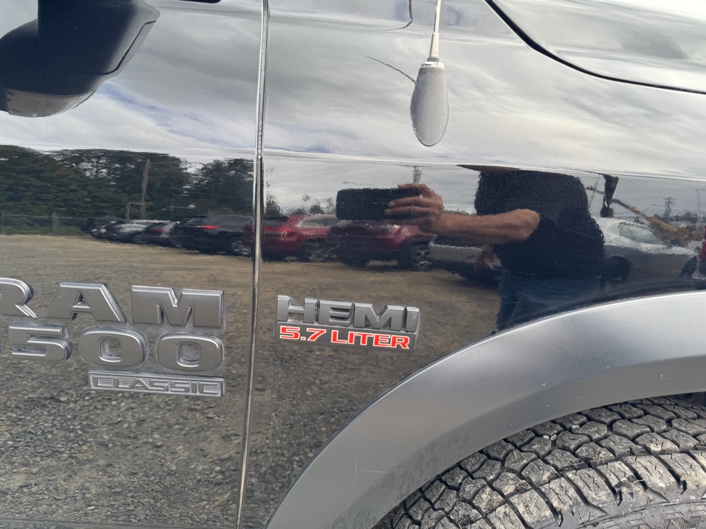 Photo 4 of this RAM 1500 CLASSIC