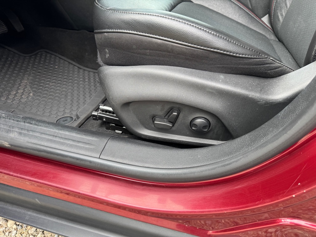 Photo 15 of this JEEP COMPASS