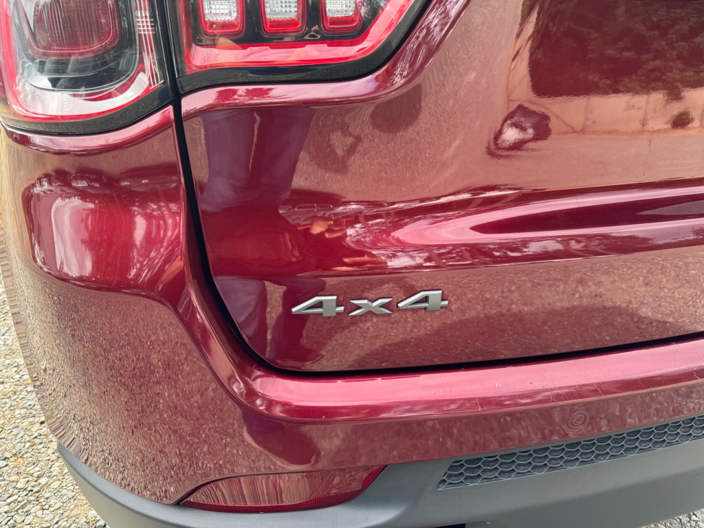Photo 7 of this JEEP COMPASS