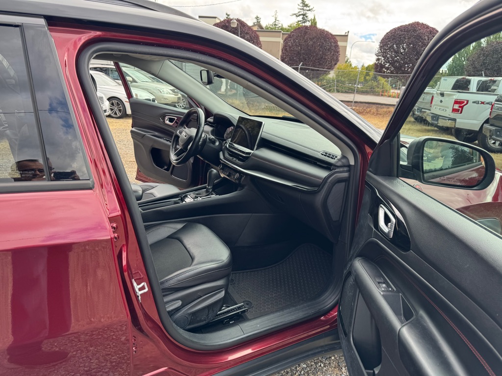 Photo 11 of this JEEP COMPASS