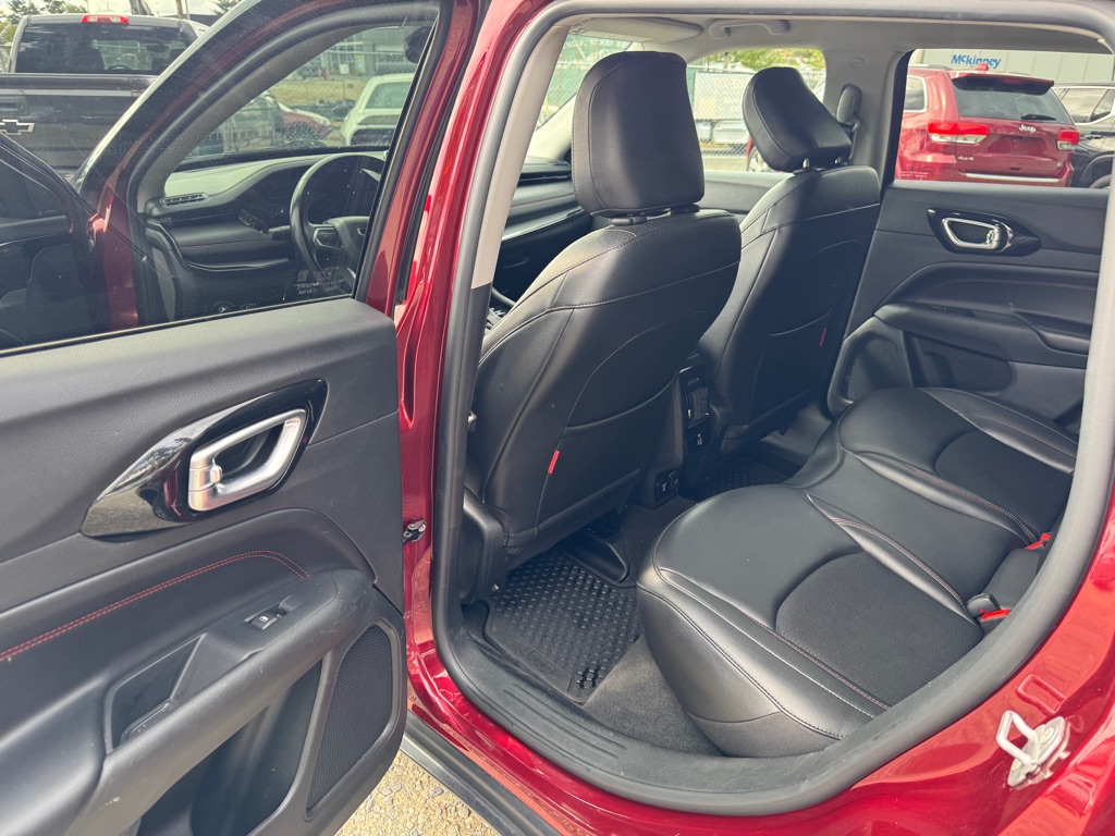 Photo 10 of this JEEP COMPASS