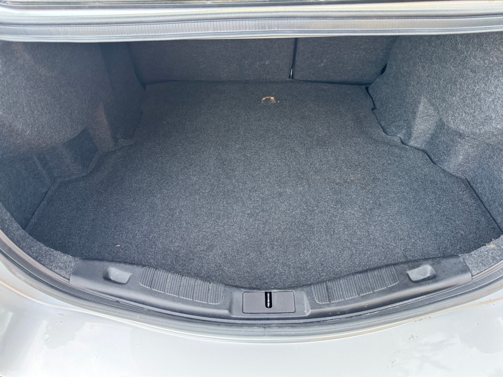 Photo 19 of this FORD FUSION