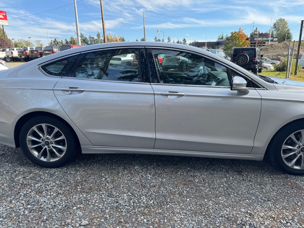 Photo 3 of this FORD FUSION