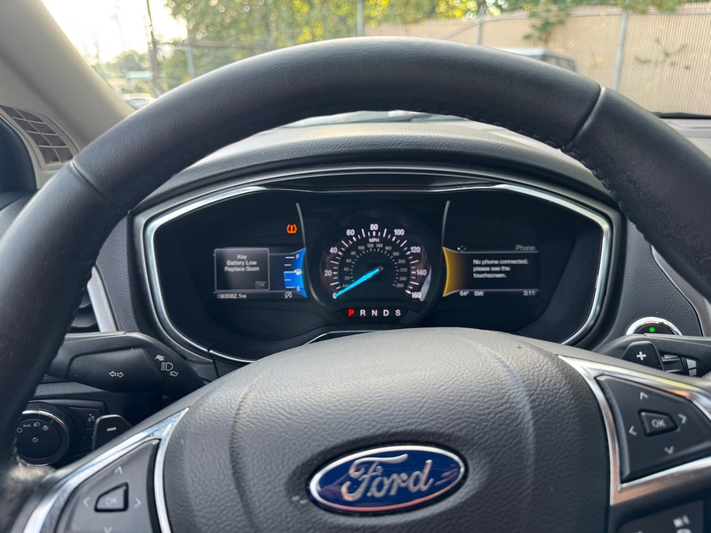 Photo 11 of this FORD FUSION