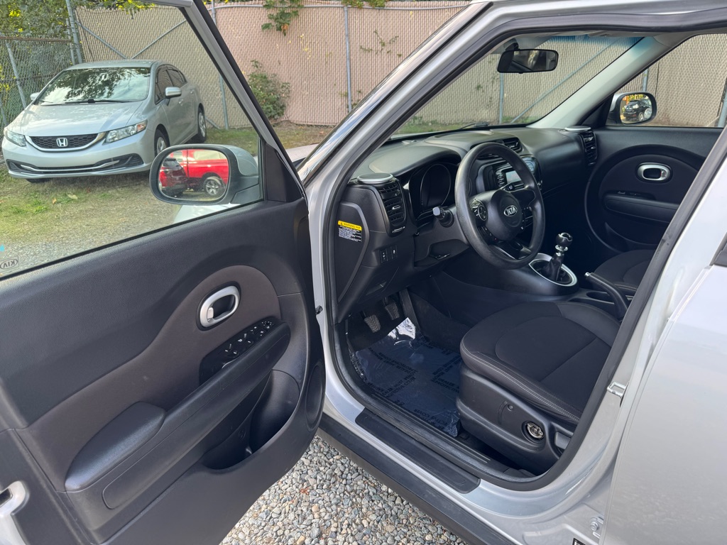Photo 8 of this KIA SOUL