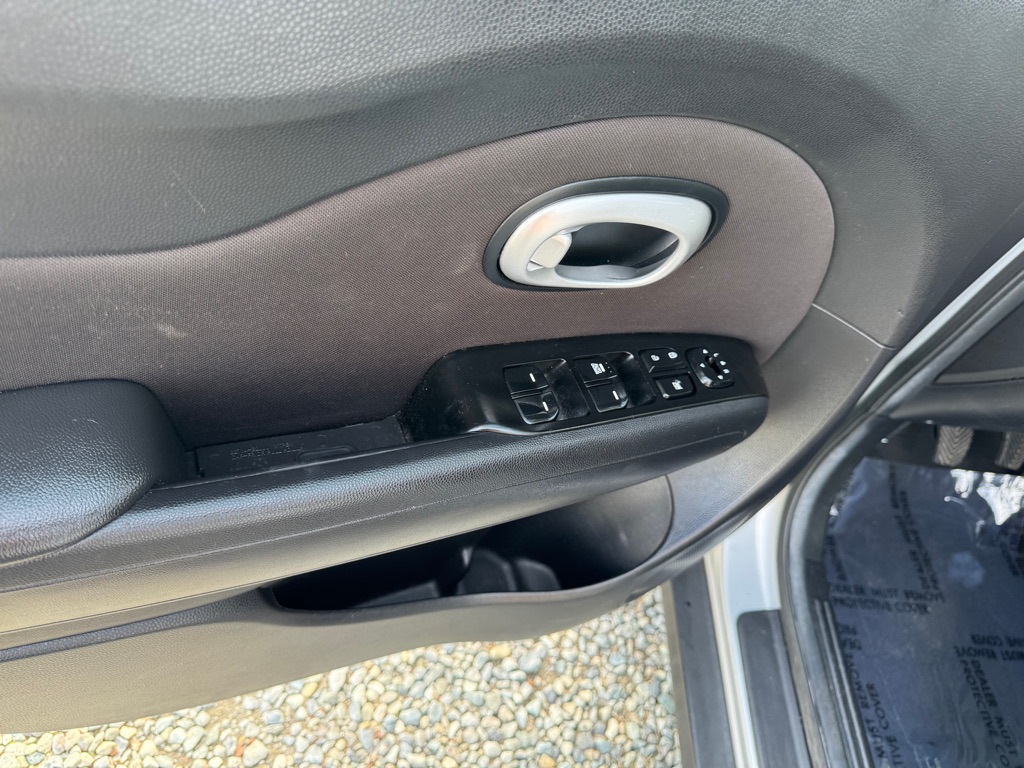 Photo 9 of this KIA SOUL