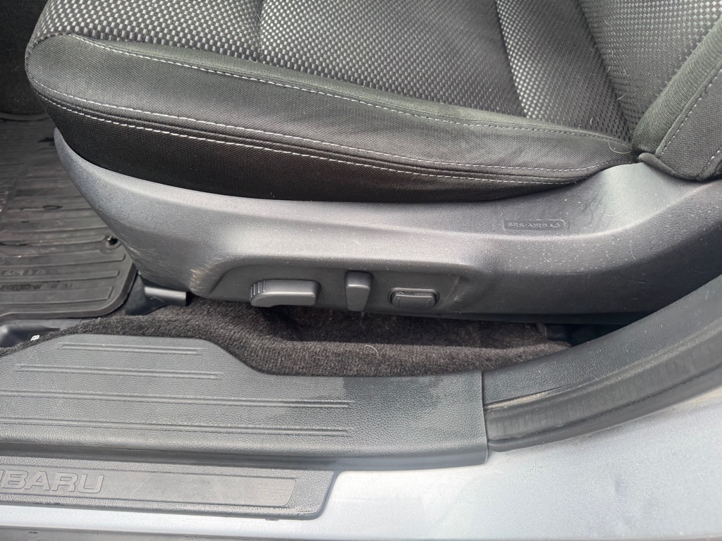 Photo 10 of this SUBARU OUTBACK