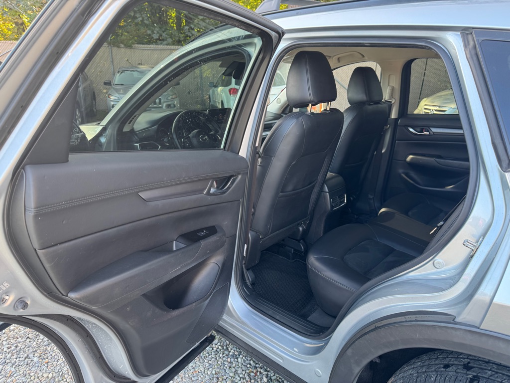 Photo 8 of this MAZDA CX-5