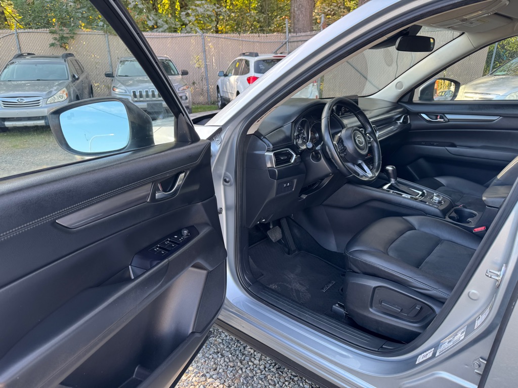 Photo 7 of this MAZDA CX-5