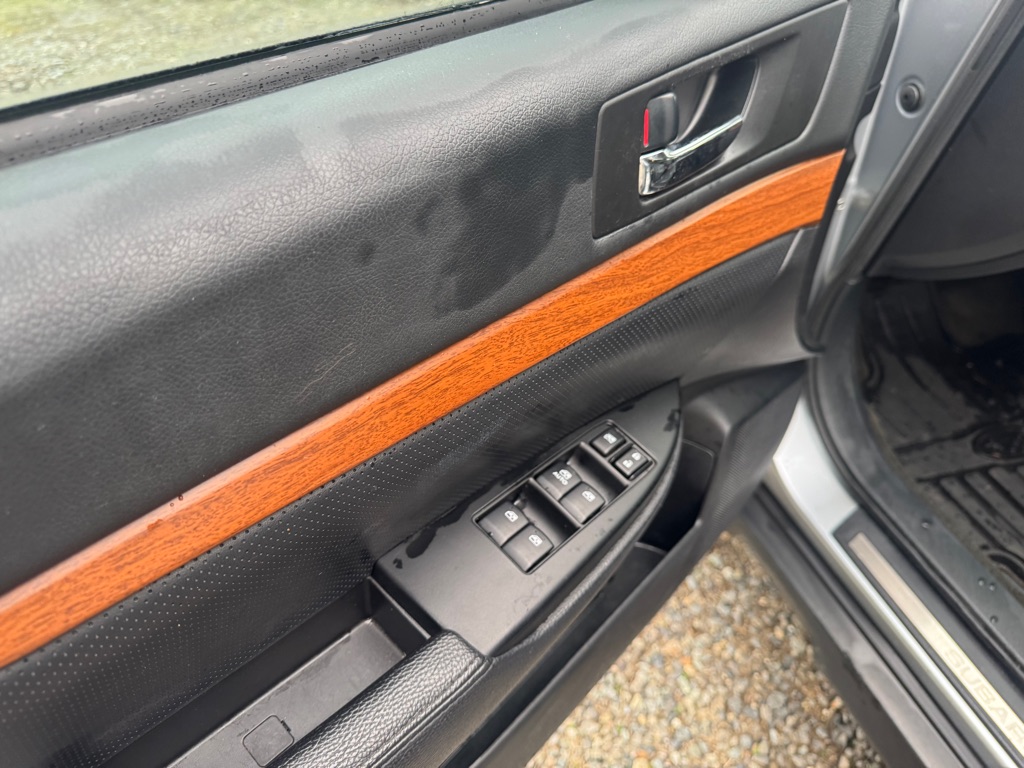 Photo 12 of this SUBARU OUTBACK