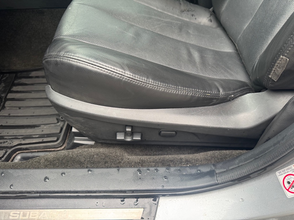 Photo 13 of this SUBARU OUTBACK