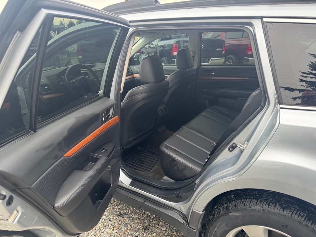 Photo 9 of this SUBARU OUTBACK