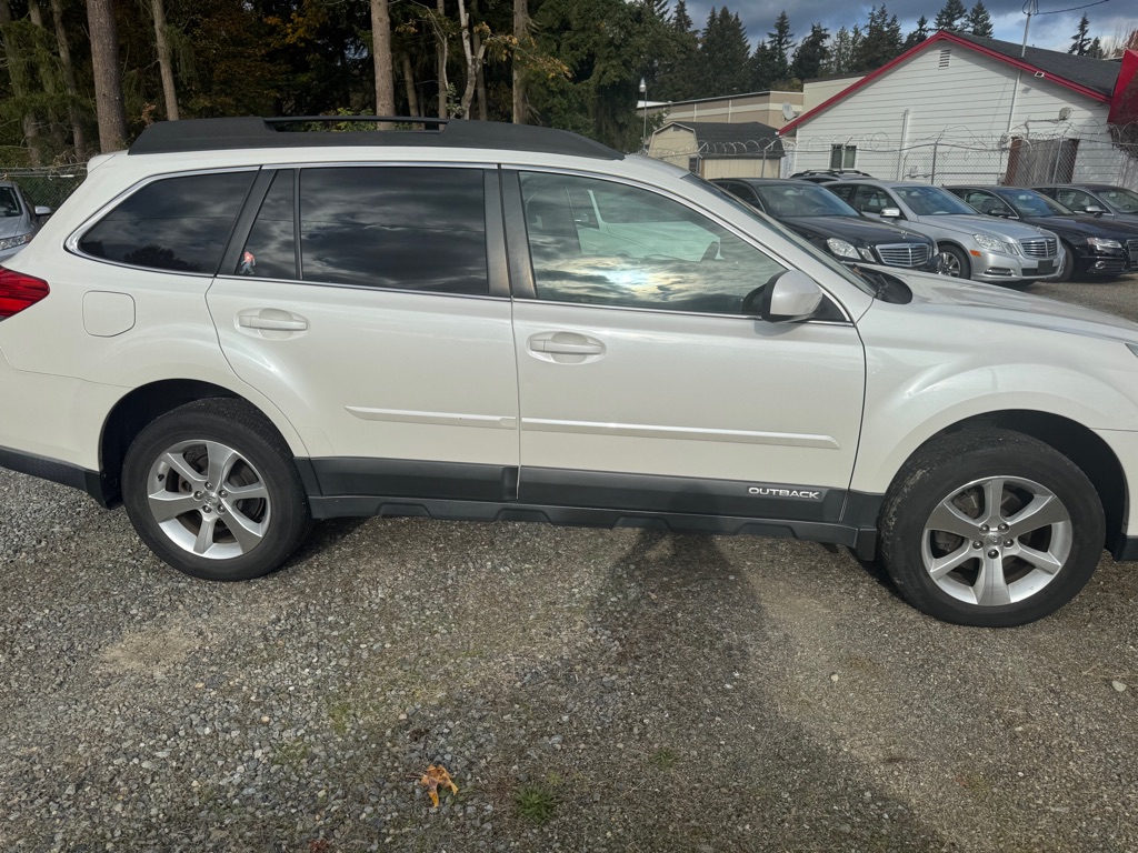 Photo 4 of this SUBARU OUTBACK