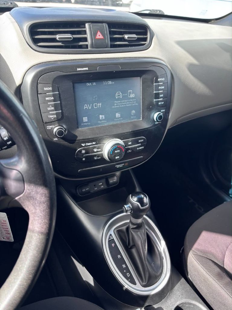 Photo 8 of this KIA SOUL