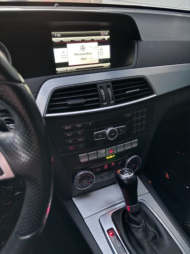 Photo 12 of this MERCEDES-BENZ C-CLASS