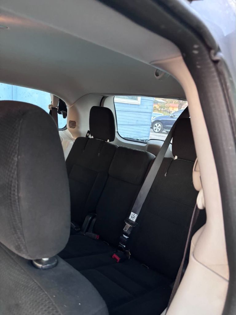 Photo 8 of this DODGE GRAND CARAVAN