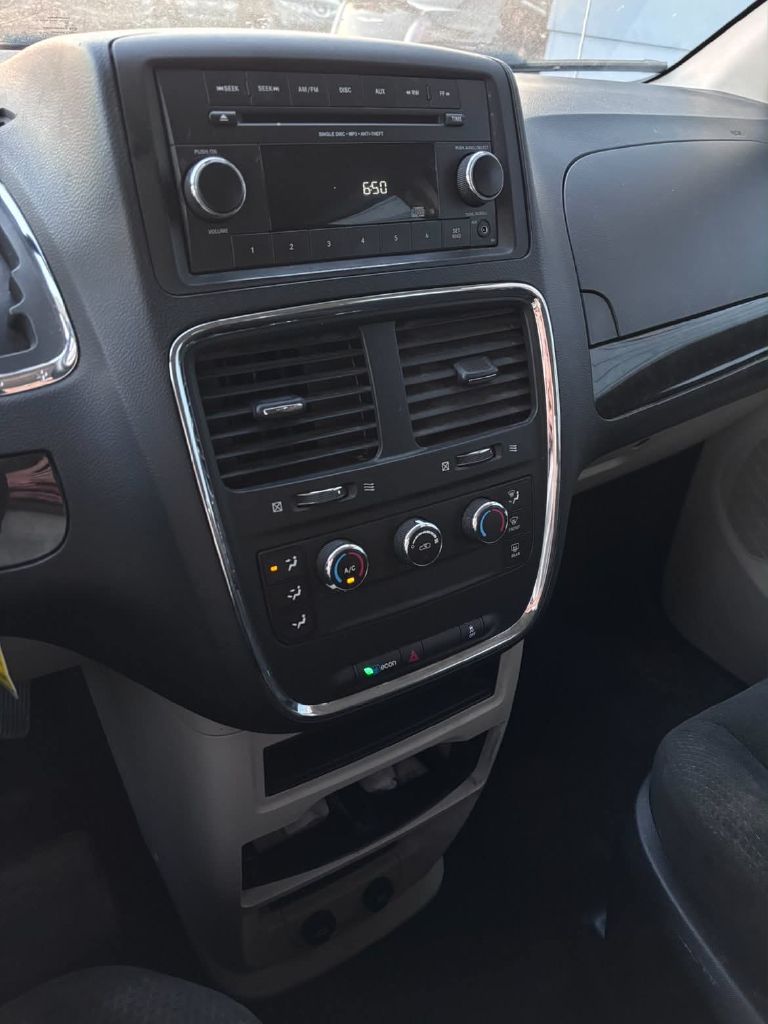 Photo 10 of this DODGE GRAND CARAVAN