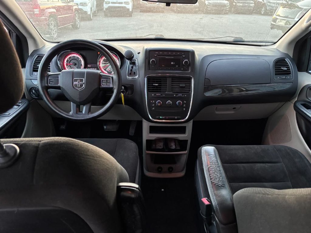 Photo 9 of this DODGE GRAND CARAVAN