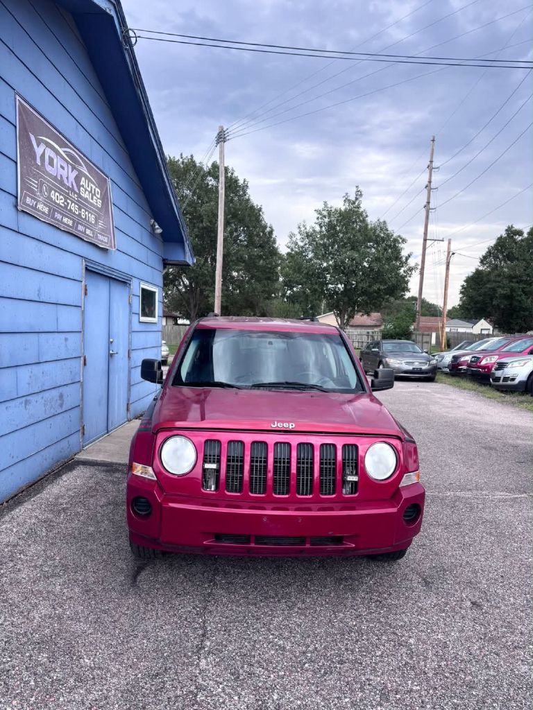 Photo 2 of this JEEP PATRIOT