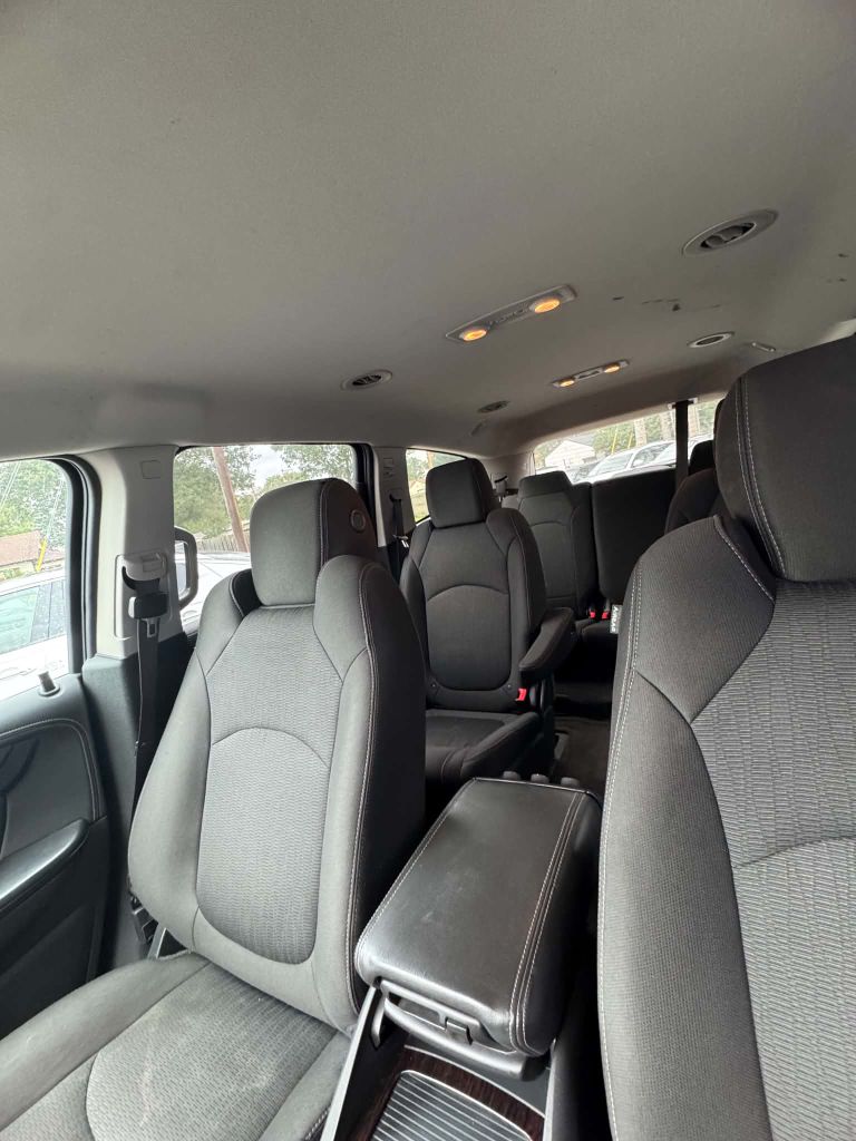 Photo 10 of this CHEVROLET TRAVERSE