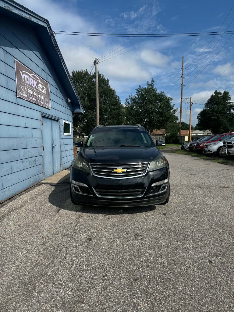 Photo 2 of this CHEVROLET TRAVERSE