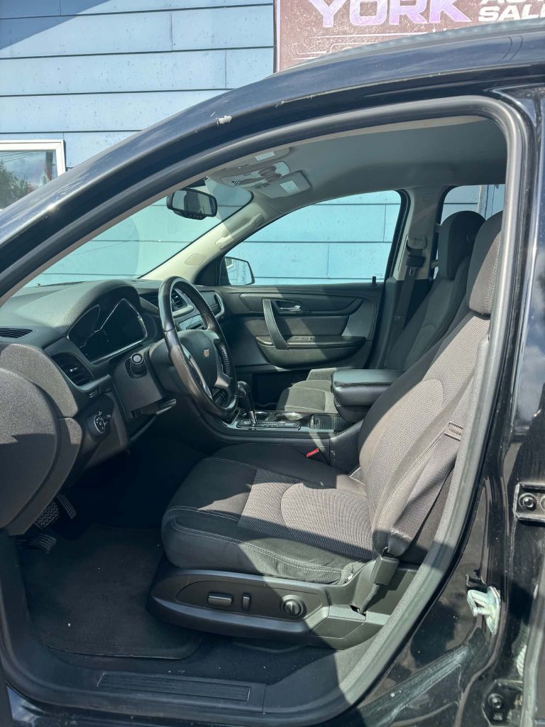 Photo 8 of this CHEVROLET TRAVERSE