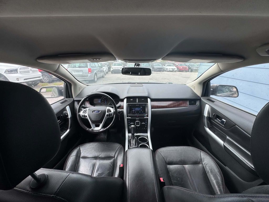 Photo 10 of this FORD EDGE