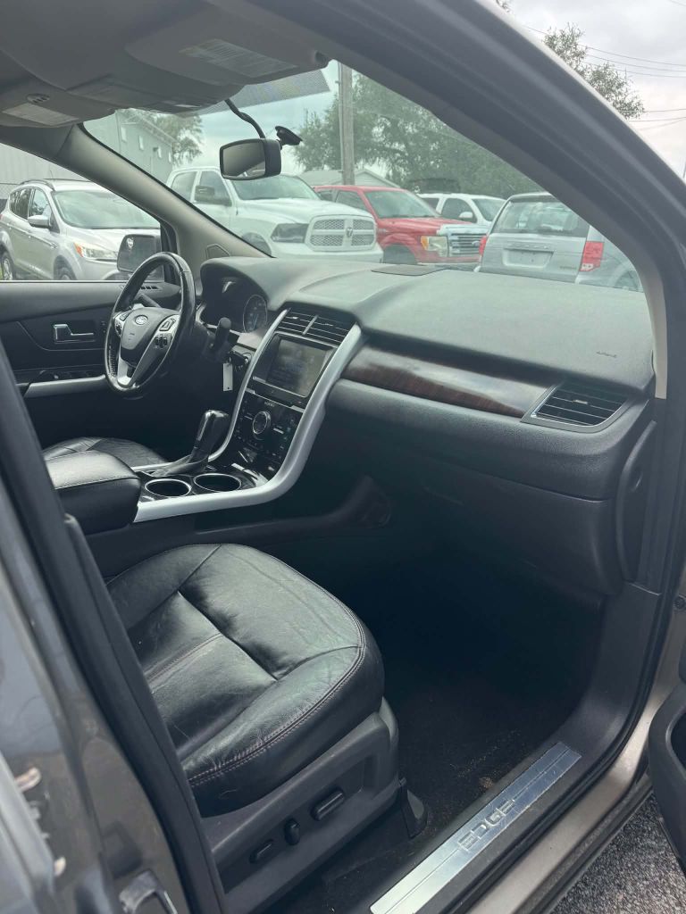 Photo 7 of this FORD EDGE