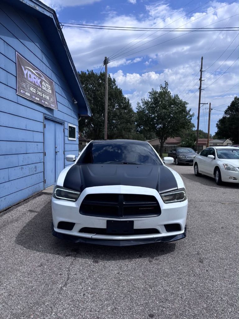 Photo 2 of this DODGE CHARGER