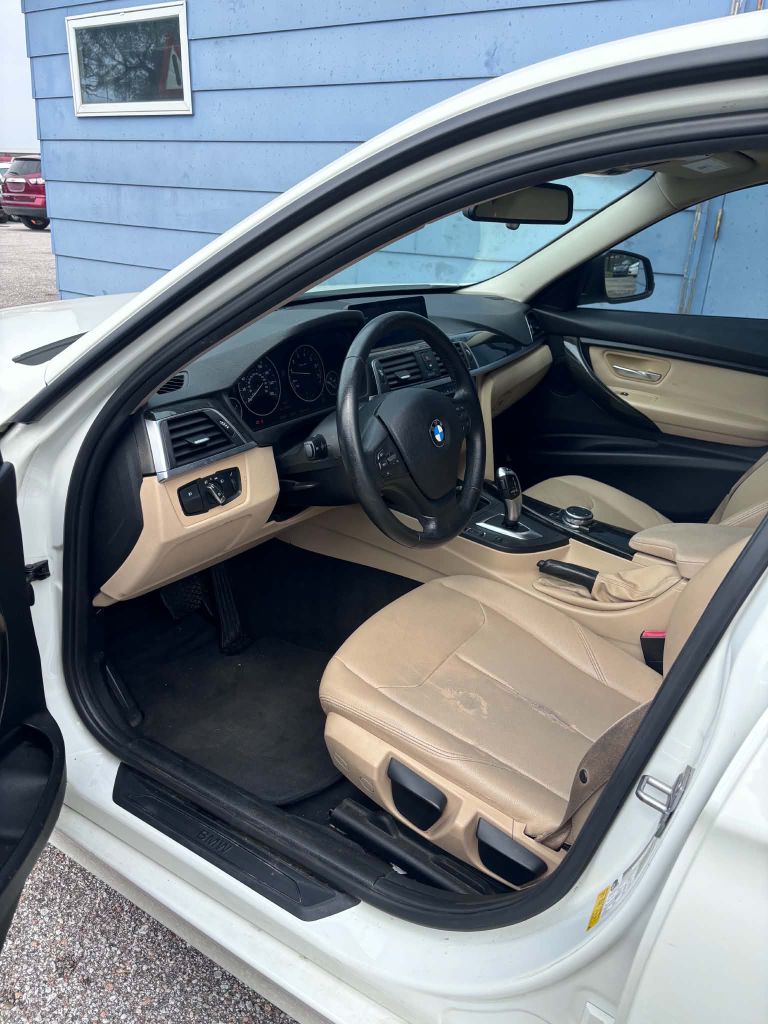 Photo 6 of this BMW 320