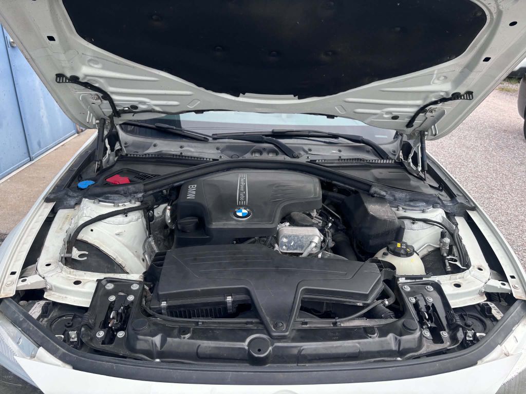 Photo 15 of this BMW 320
