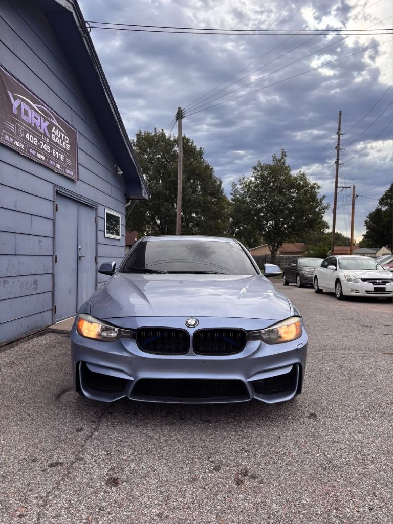 Photo 2 of this BMW 328